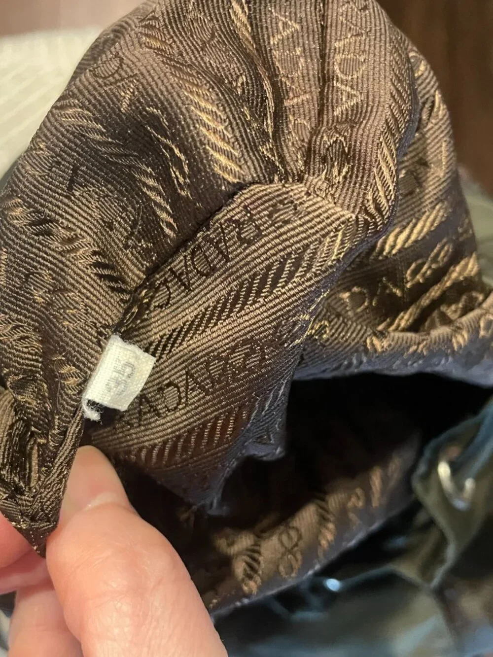 Vintage prada backpack -authentic - Picture 4 of 8